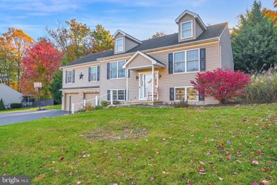 1859 Pin Oak Drive, House other with 4 bedrooms, 3 bathrooms and null parking in SPRING GROVE PA | Image 1