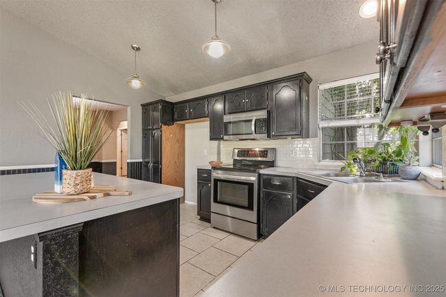 9528 S 93 Rd East Ave, House other with 5 bedrooms, 3 bathrooms and null parking in Tulsa OK | Image 19