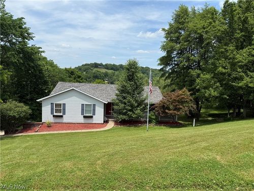2187 Golfview Dr Ne, New Philadelphia, OH, 44663-9700 | Card Image