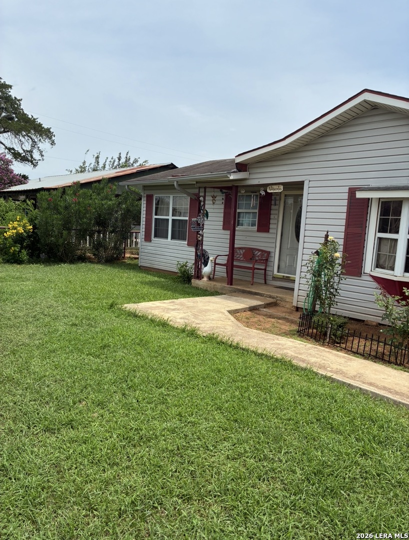 Residential in Dilley 5