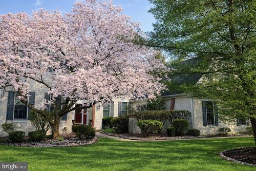 4 N Longfellow Dr, West Windsor, NJ, 08550-2238 | Card Image