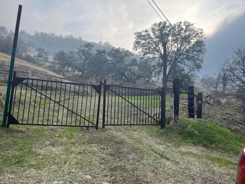 5100 N Piedra Rd, Sanger, CA, 93657-9112 | Card Image