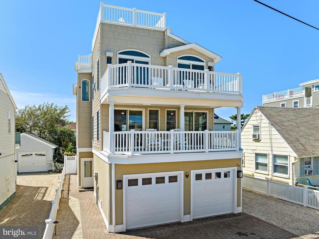 13th St, Long Beach Township, NJ 08008