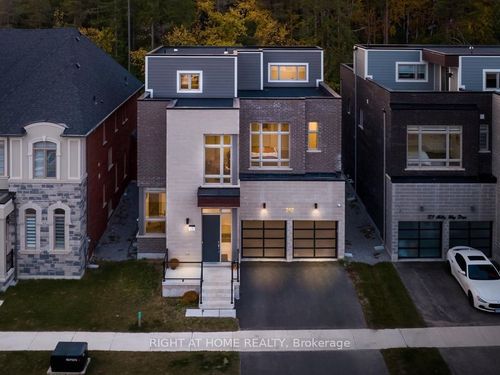 121 Milky Way Dr, Richmond Hill, ON, L4C4L9 | Card Image