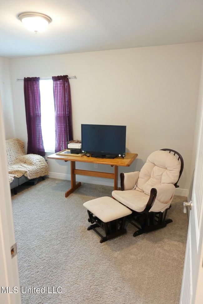 guest bedroom 1 | Image 19
