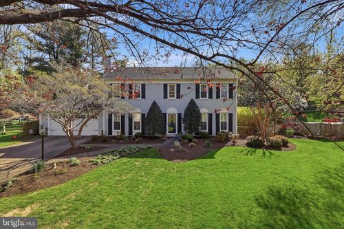 1919 Batten Hollow Rd, VIENNA, VA, 22182-1916 | Card Image