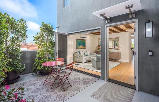 2687 State St, Condo with 2 bedrooms, 3 bathrooms and 2 parking in Carlsbad CA | Image 5