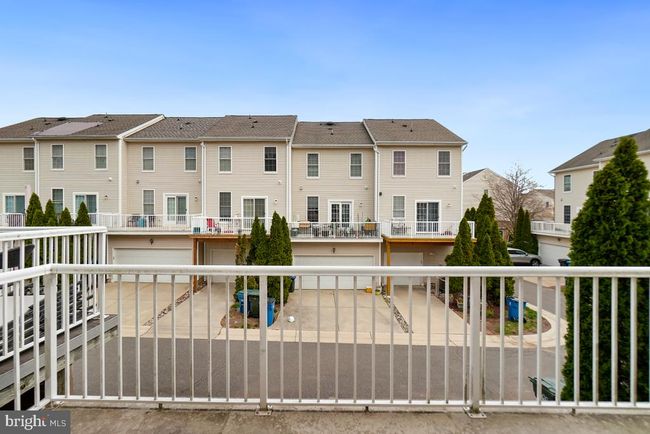42812 Smallwood Ter, Townhouse with 3 bedrooms, 4 bathrooms and null parking in CHANTILLY VA | Image 24