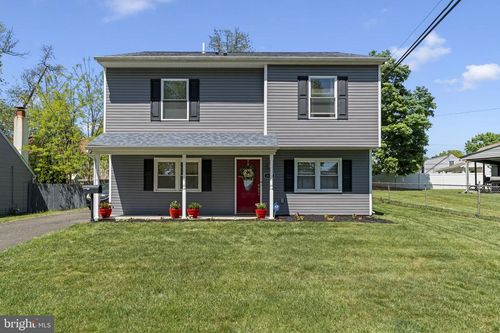 802 Rennard Ln, Morrisville, PA, 19067-6816 | Card Image