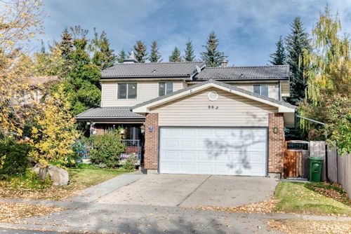 983 Woodbine Blvd Sw, Calgary, AB, T2W4A7 | Card Image