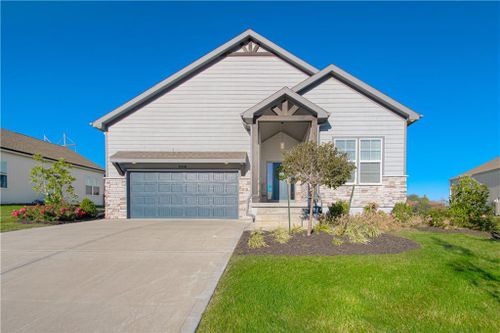 9046 Sunray Drive, Lenexa, KS, 66227 | Card Image