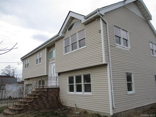 94 Roger Ave, Inwood, NY, 11096-1718 | Card Image