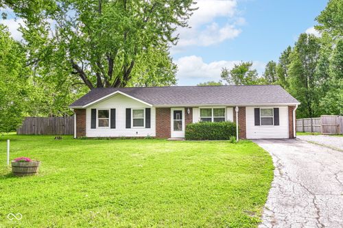 8177 N Poplar Dr, Mooresville, IN, 46158-6683 | Card Image