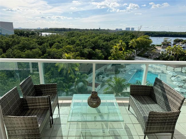 APT-617 - 100 Bayview Dr, Condo with 2 bedrooms, 2 bathrooms and null parking in Sunny Isles Beach FL | Image 27