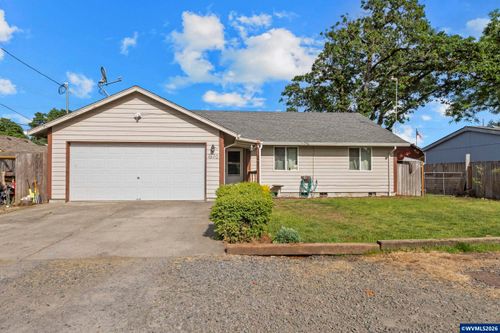 7530 6th St Se, Turner, OR, 97392-9531 | Card Image