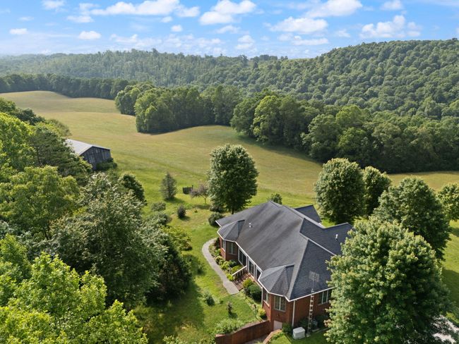 225 Hilltop Rd, Home with 3 bedrooms, 3 bathrooms and null parking in East Bernstadt KY | Image 75