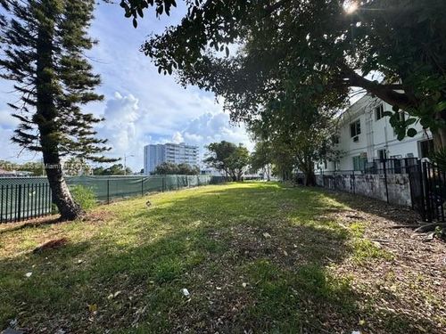 6949 Bay Dr, Miami Beach, FL, 33141-5489 | Card Image
