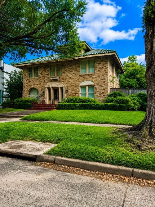 2139 Quenby Street, Houston, TX, 77005 | Card Image