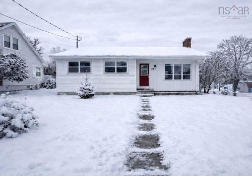 98 Mclean St, Truro, NS, B2N4W3 | Card Image