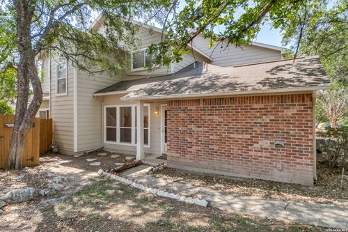 7111 Snowden Crst, San Antonio, TX, 78240-4720 | Card Image