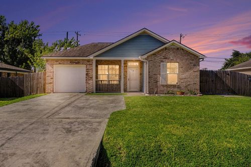 8506 Shiloh St, Texas City, TX, 77591-2348 | Card Image