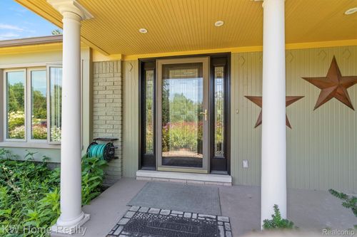 2653 W Wattles Rd, Troy, MI, 48098-5910 | Card Image