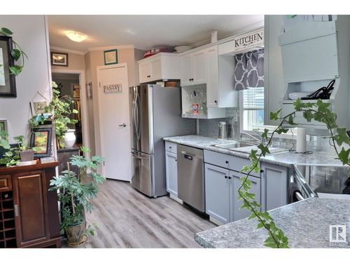 344 Evergreen Pk Nw, Edmonton, AB, T5Y4M2 | Card Image