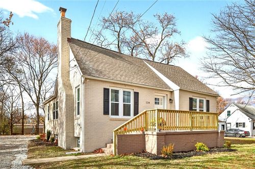 128 N Canfield Niles Rd, Austintown, OH, 44515-2305 | Card Image