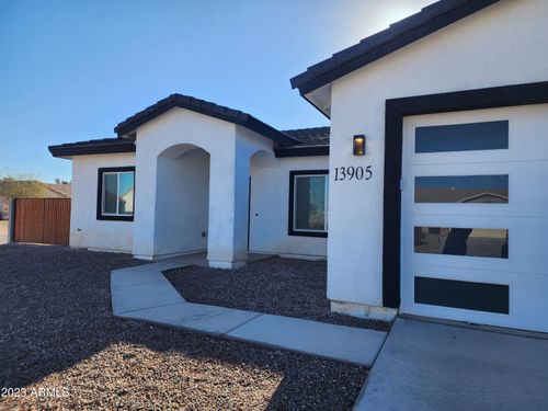 13905 S Avalon Rd, Arizona City, AZ, 85123-8372 | Card Image
