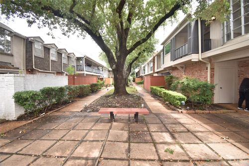 2-2595 Marilee Ln, Houston, TX, 77057-4238 | Card Image