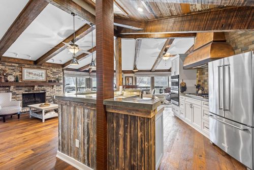 4-890 Windsor Drive, Fontana, WI, 53125 | Card Image