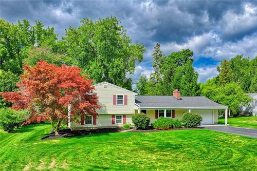 59 Arrowhead Ln, Penfield, NY, 14526-1011 | Card Image
