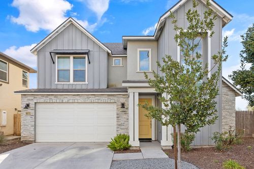 4411 S Ernest St, Visalia, CA, 93277-5046 | Card Image