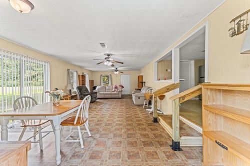 511 Cain Rd, Anahuac, TX, 77514-1662 | Card Image