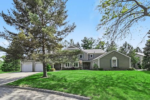7117 Medallion Dr, Lansing, MI, 48917-8530 | Card Image