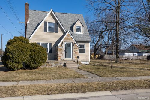 26834 Greenleaf St, Roseville, MI, 48066-3307 | Card Image