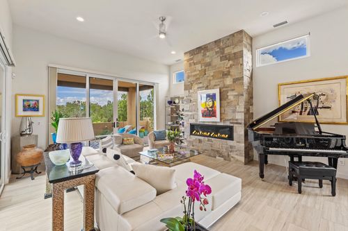 1 Valverde Ct, Santa Fe, NM, 87506-1247 | Card Image