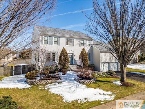 9 Country Woods Dr, Kendall Park, NJ, 08824-1539 | Card Image