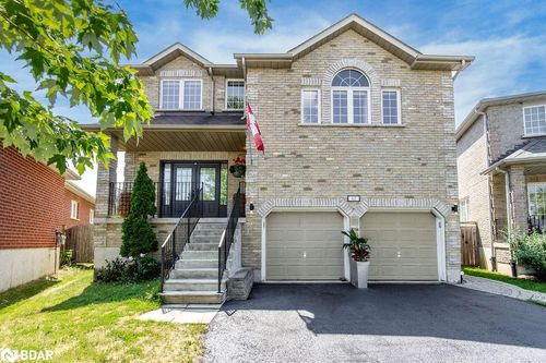 42 Humber St, Barrie, ON, L4N5S4 | Card Image