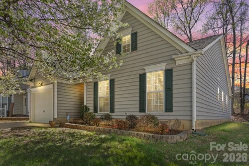 8636 Warwick Crest Ln, Charlotte, NC, 28215-7360 | Card Image