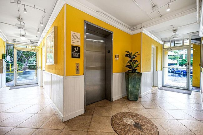 APT-703 - 1501 E Broward Blvd, Condo with 3 bedrooms, 2 bathrooms and null parking in Fort Lauderdale FL | Image 50