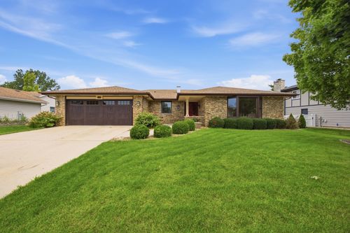 2122 Sherborn Ln, Schaumburg, IL, 60193-1048 | Card Image