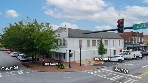 101 Court St, Calhoun, GA, 30701-2233 | Card Image