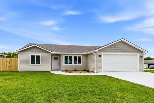 209 W 2nd St, Creighton, MO, 64739 | Card Image