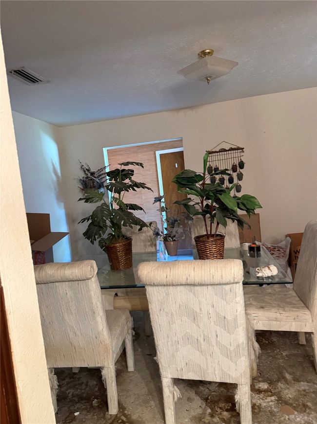 Formal Dining Room. | Image 6