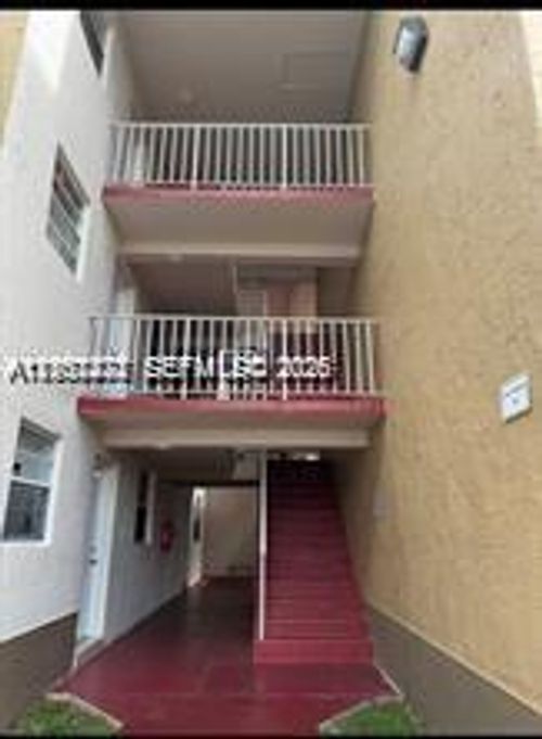 224-4655 Palm Ave, Hialeah, FL, 33012-4069 | Card Image