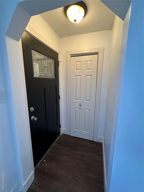 19013 Vaughan St, Detroit, MI, 48219-3492 | Card Image