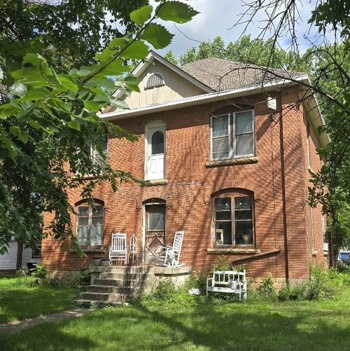 1019 6th Ave, Mountain Lake, MN, 56159-1326 | Card Image