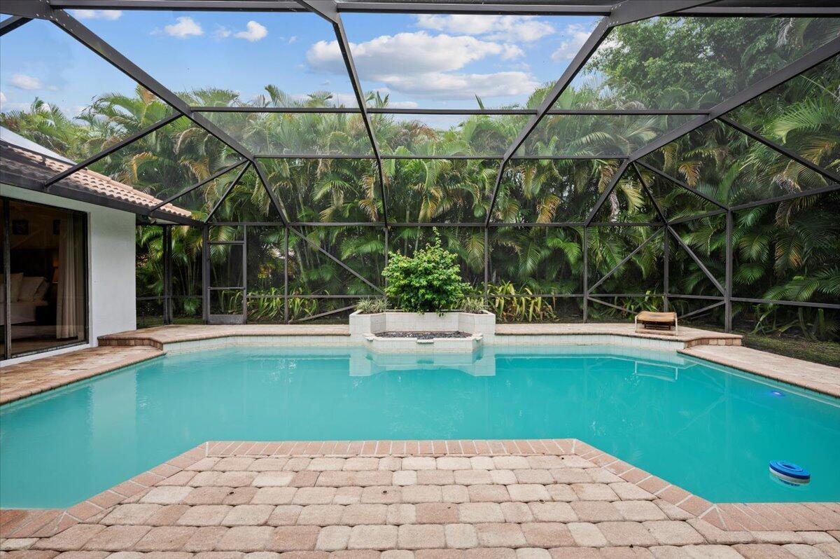 Sunderland Ave, Wellington, FL 33414