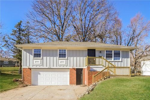 2900 S Linwood Ave, Independence, MO, 64055-2936 | Card Image